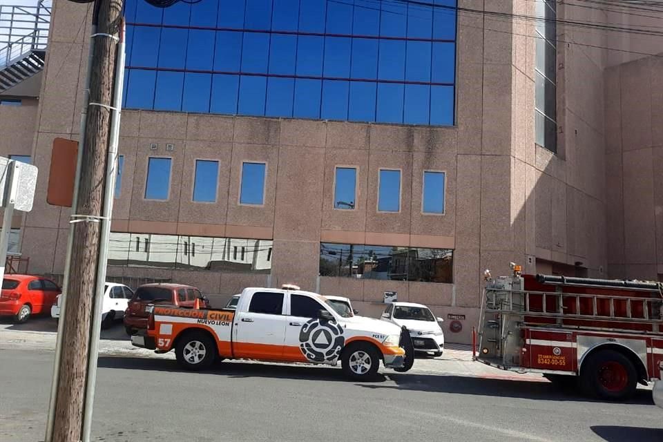 Dos lesionados al explotar bomba de agua en edificio Banorte | AVIMEX NEWS