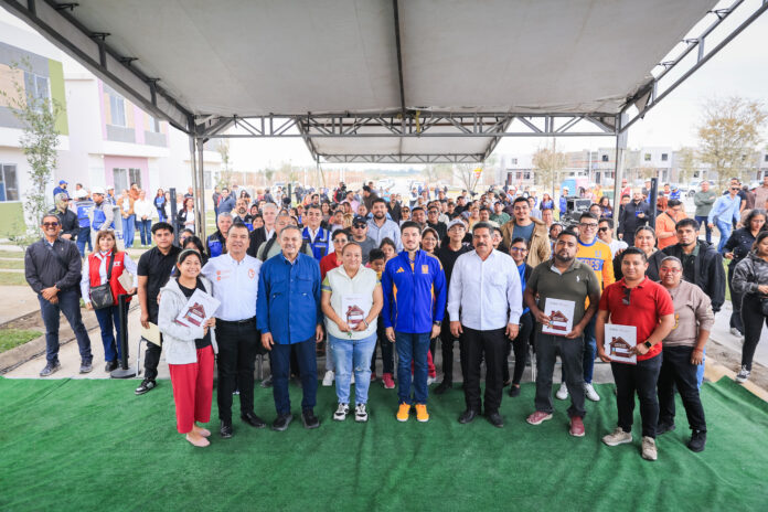 02 Encabeza Gobernador Samuel Garc_a Entrega de Viviendas a Familias Vulnerables de Pesquer_a.