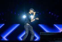Parque Fundidora late al ritmo de Enrique Iglesias