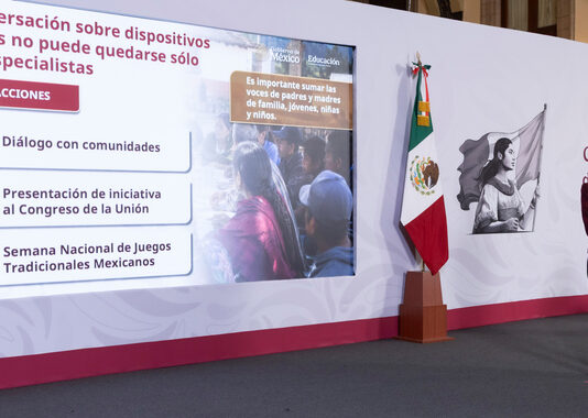 Presidenta anuncia foros para crear propuesta de regulación del uso de plataformas digitales y redes sociales