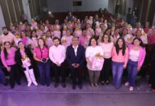 Entrega Escobedo 36 kits oncológicos a mujeres atendidas en Casa en Rosa