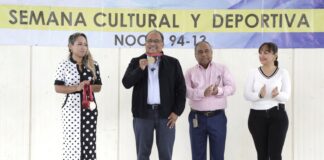 Honran estudiantes de Escobedo legado de Gonzalitos con altar de muertos